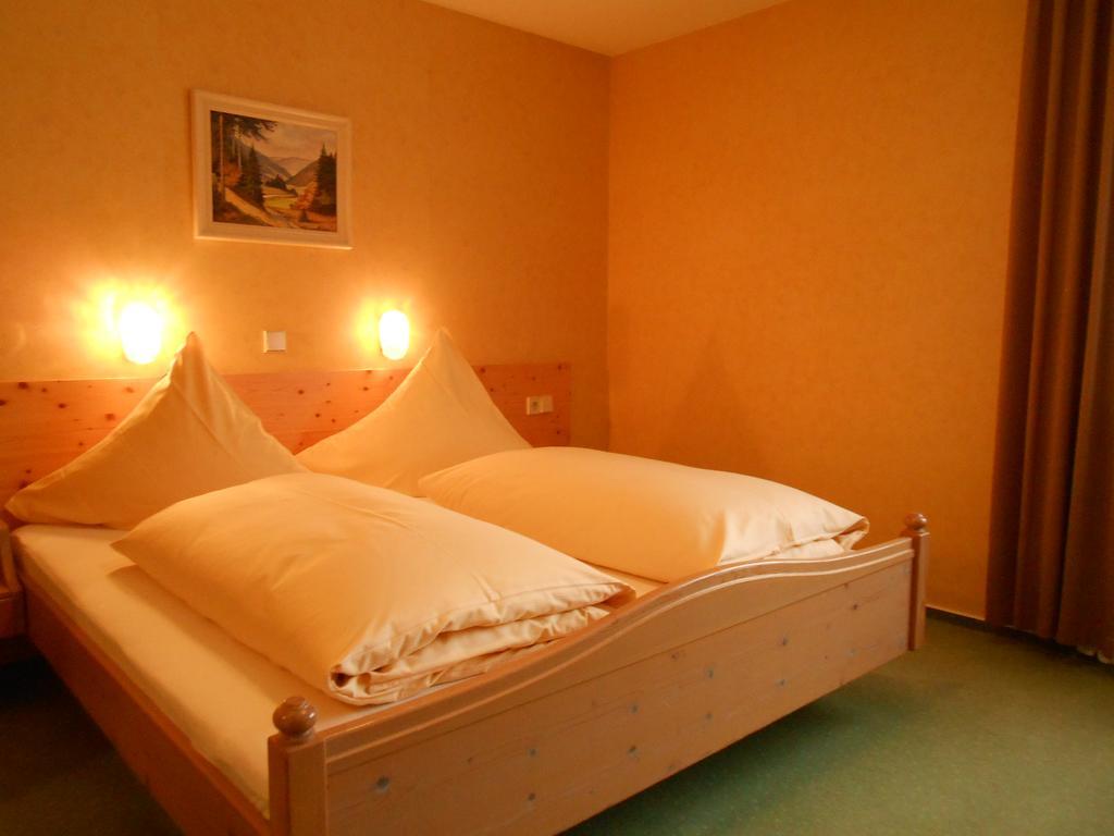 Landgasthof Schutzen Hotell Tengen Rom bilde
